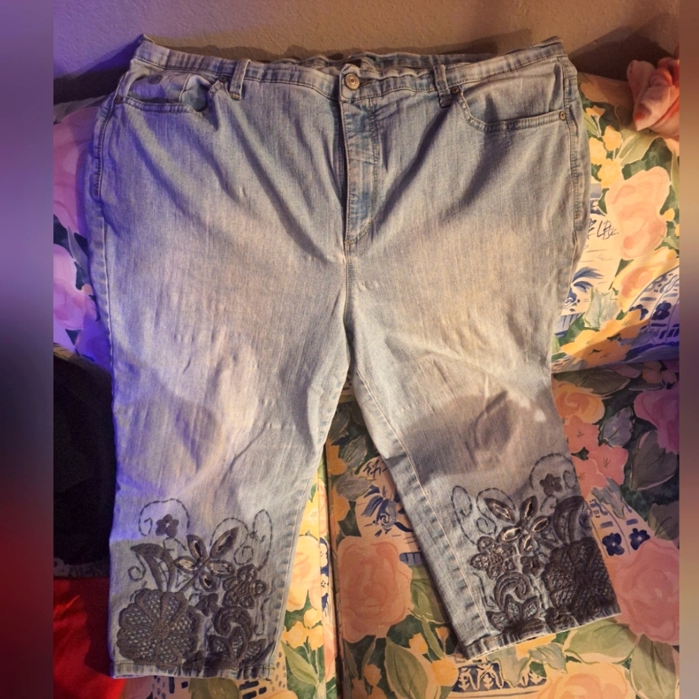 Gloria Vanderbilt capri jeans